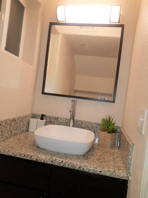 Vakantiehuis 4 Bedrooms & 2.5 Bathrooms In La Los Angeles