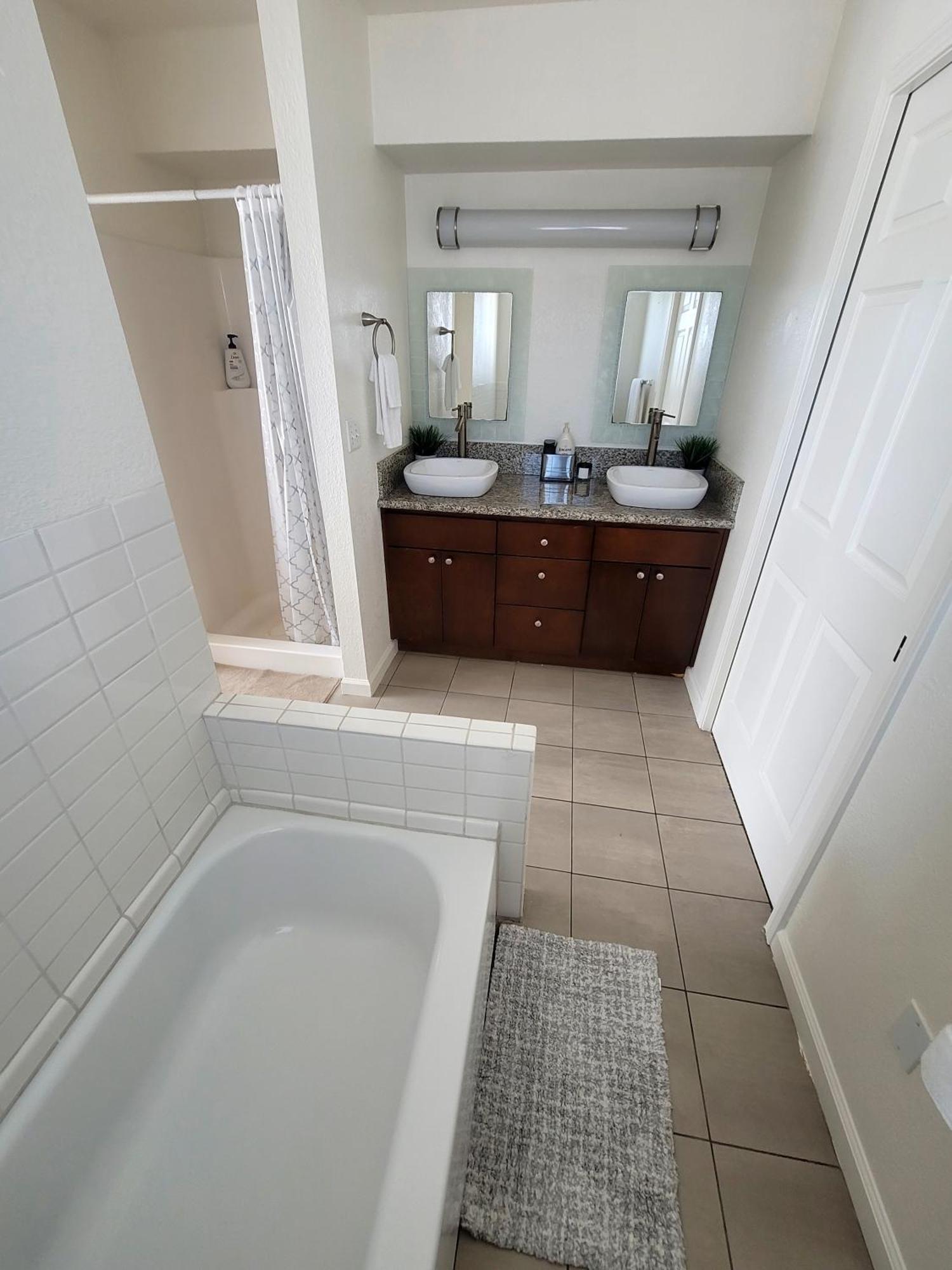 4 Bedrooms & 2.5 Bathrooms In La Vakantiehuis