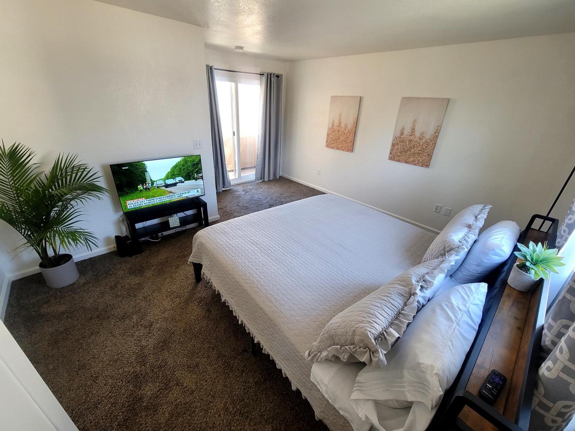 Vakantiehuis 4 Bedrooms & 2.5 Bathrooms In La *